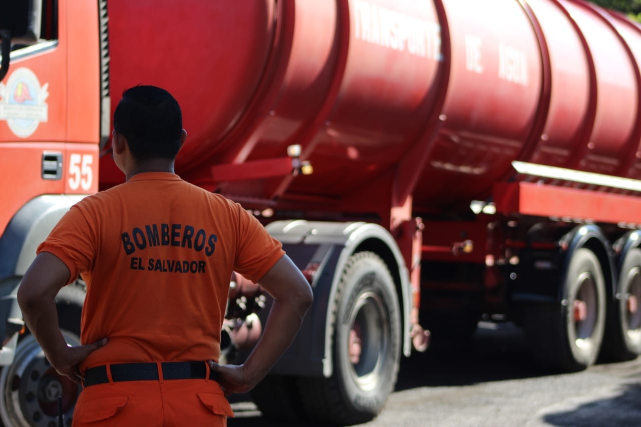 Agradecen a Presidente Bukele por otorgar pensión vitalicia a familia de bombero fallecido agradecen-a-presidente-bukele-por-otorgar-pension-vitalicia-a-familia-de-bombero-fallecido